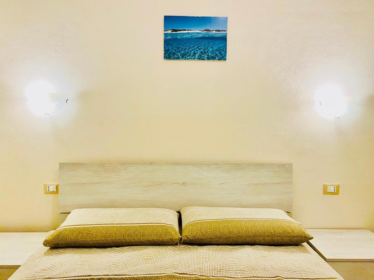 Nuova Residenza Dei 7 Pini A Pochi Passi Dal Mare Apartamento Porto Pino Exterior foto