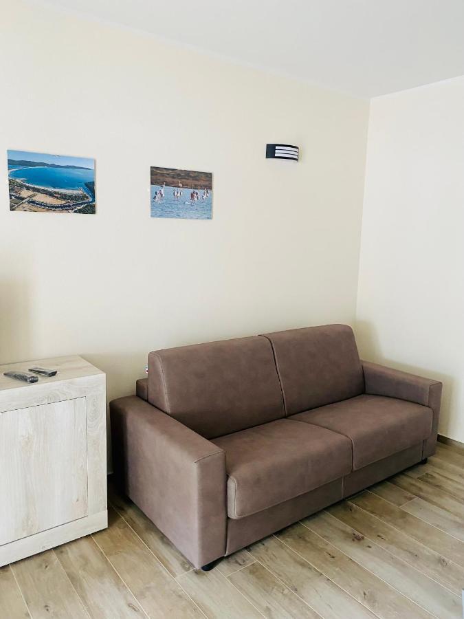 Nuova Residenza Dei 7 Pini A Pochi Passi Dal Mare Apartamento Porto Pino Exterior foto