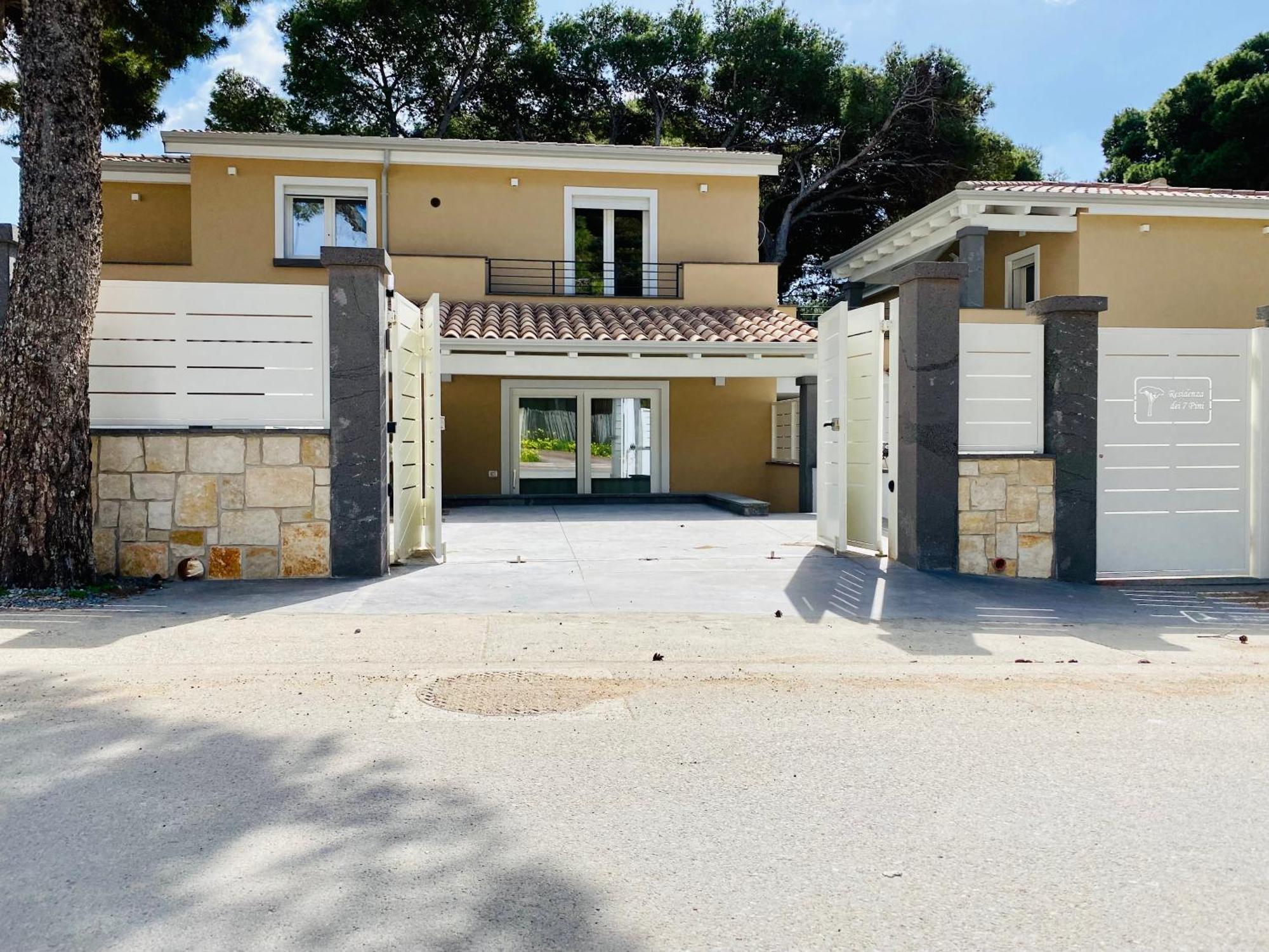 Nuova Residenza Dei 7 Pini A Pochi Passi Dal Mare Apartamento Porto Pino Exterior foto