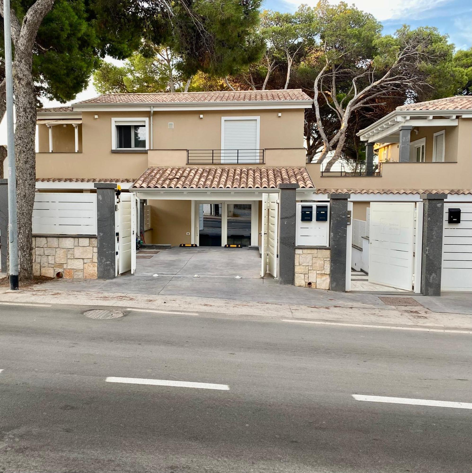 Nuova Residenza Dei 7 Pini A Pochi Passi Dal Mare Apartamento Porto Pino Exterior foto